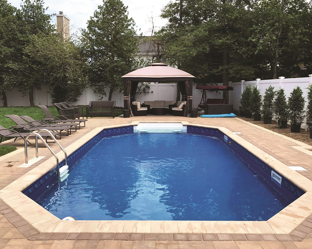 Radiant Pools In-Ground Lifestyle Image 1