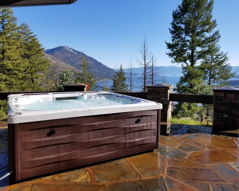 How to Choose the Right Hot TubImage